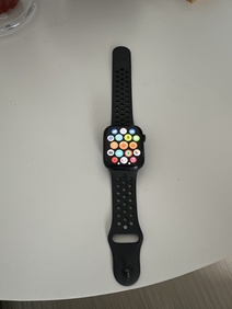 Apple watch 7 + řemínky