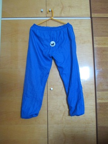 Kalhoty barva modrá Rezervace Dora