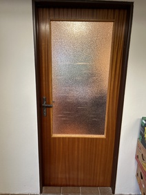 4x dveře interiérové 2x prosklené 80 cm pravé 2x plné 60 cm levé