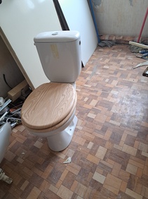 WC kombi s hlubokým splachováním