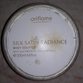 Krém hydratační tělový Oriflame